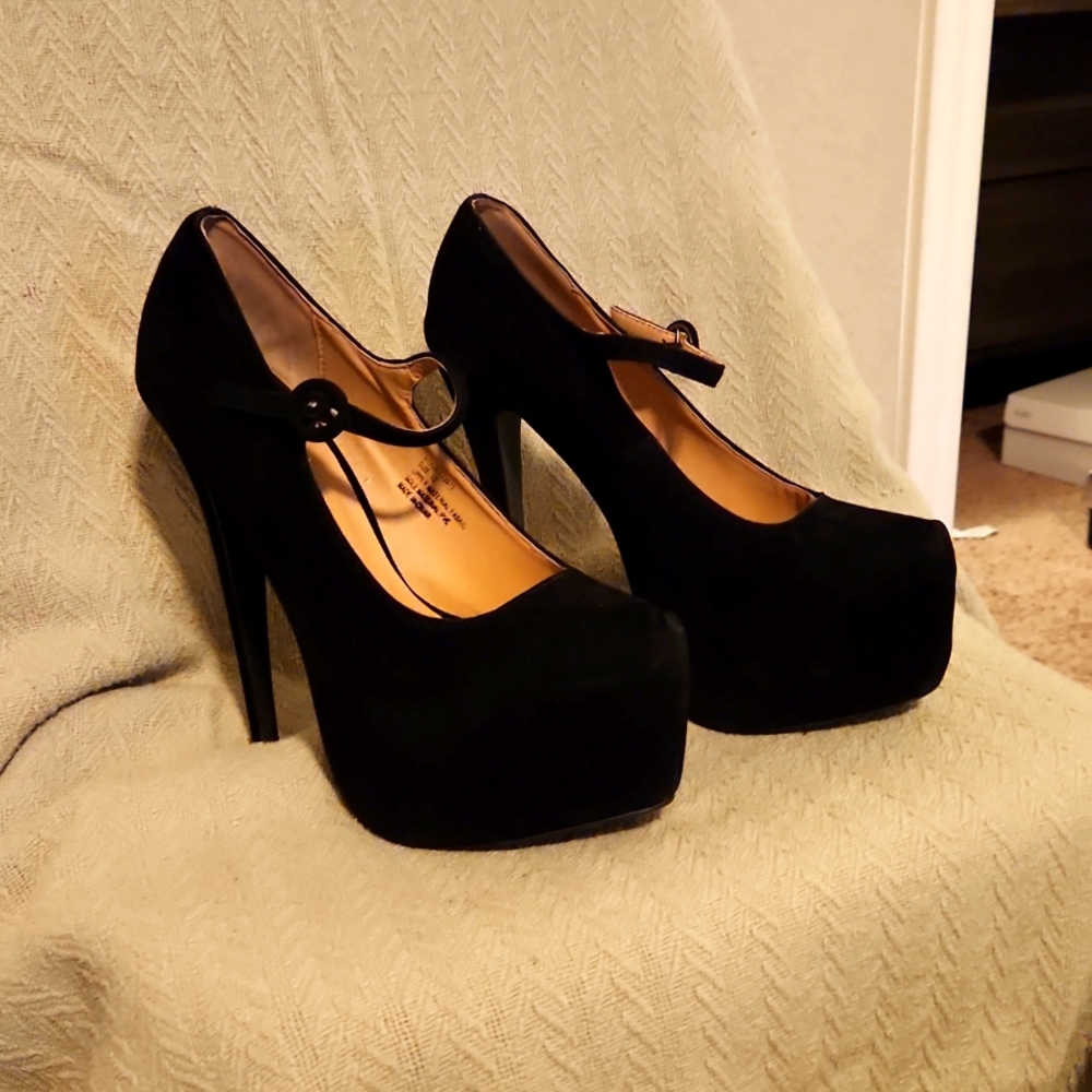 CUTE Black Charles Albert Mary Jane Pumps
